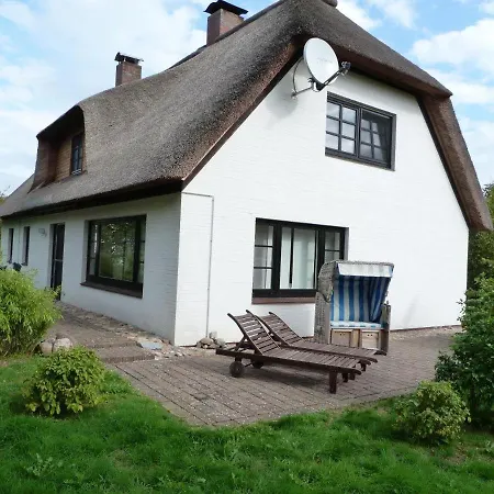 Holiday home Haus Poehlde *
