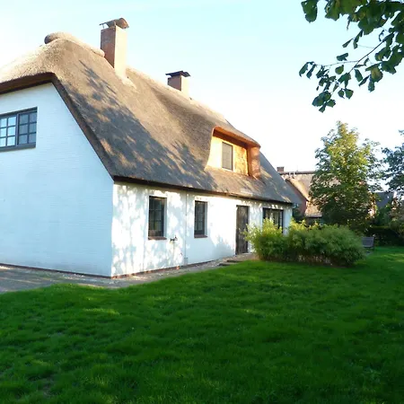 Holiday home Haus Poehlde *